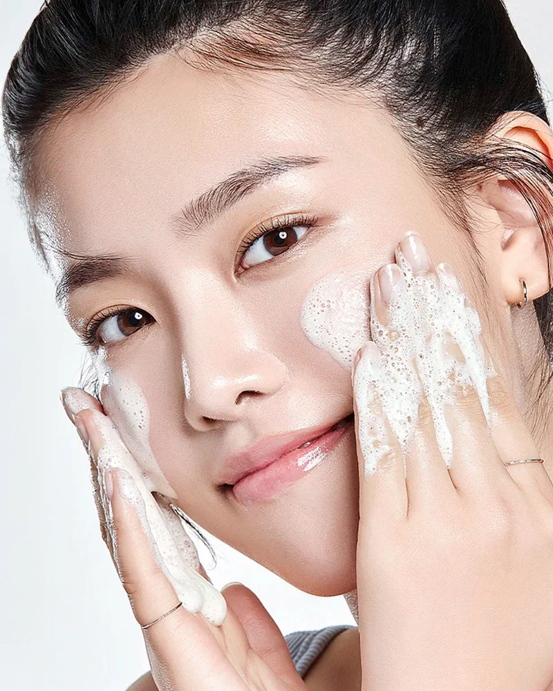 Anua 8 Hyaluronic Acid Moisturizing Gentle Gel Cleanser - Image 2