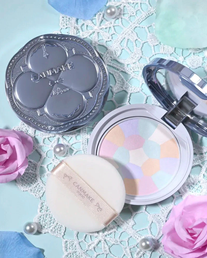 CANMAKE Illuminating Finish Powder - Image 5