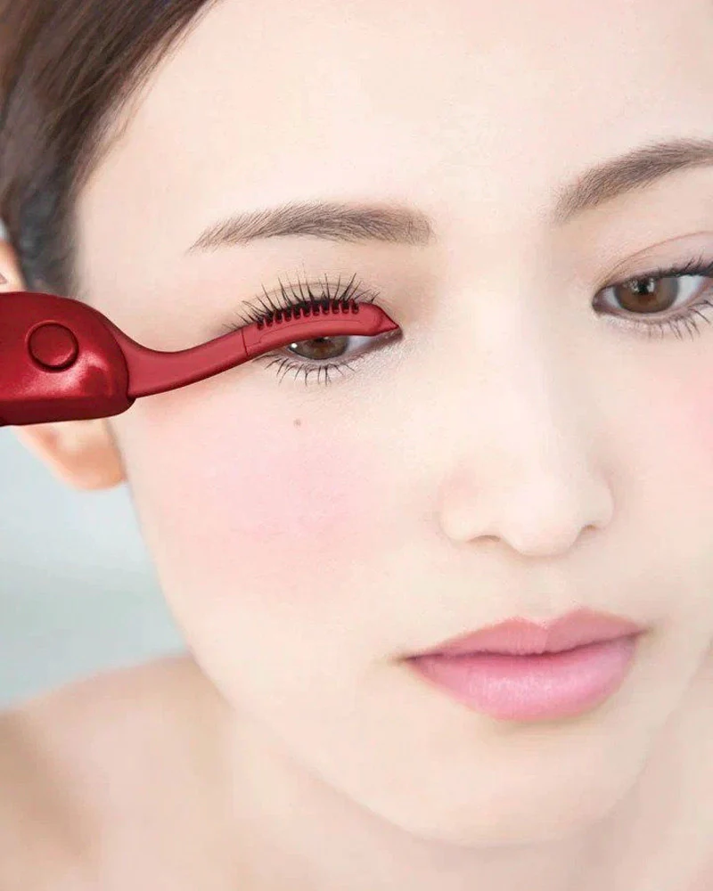 KAI Heated Eyelash Curler #Glamorous Red - Image 2