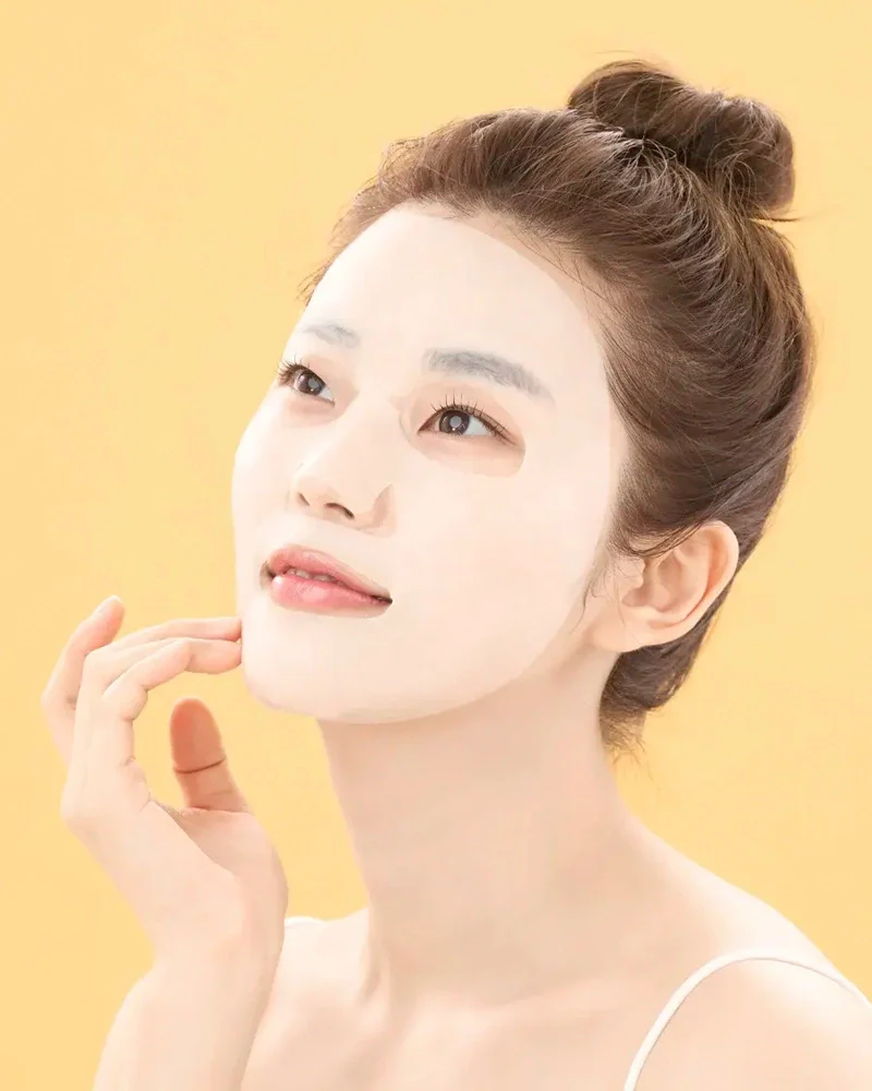 ROUND LAB Vita Niacinamide Dark Spot Serum Sheet Mask - Image 3