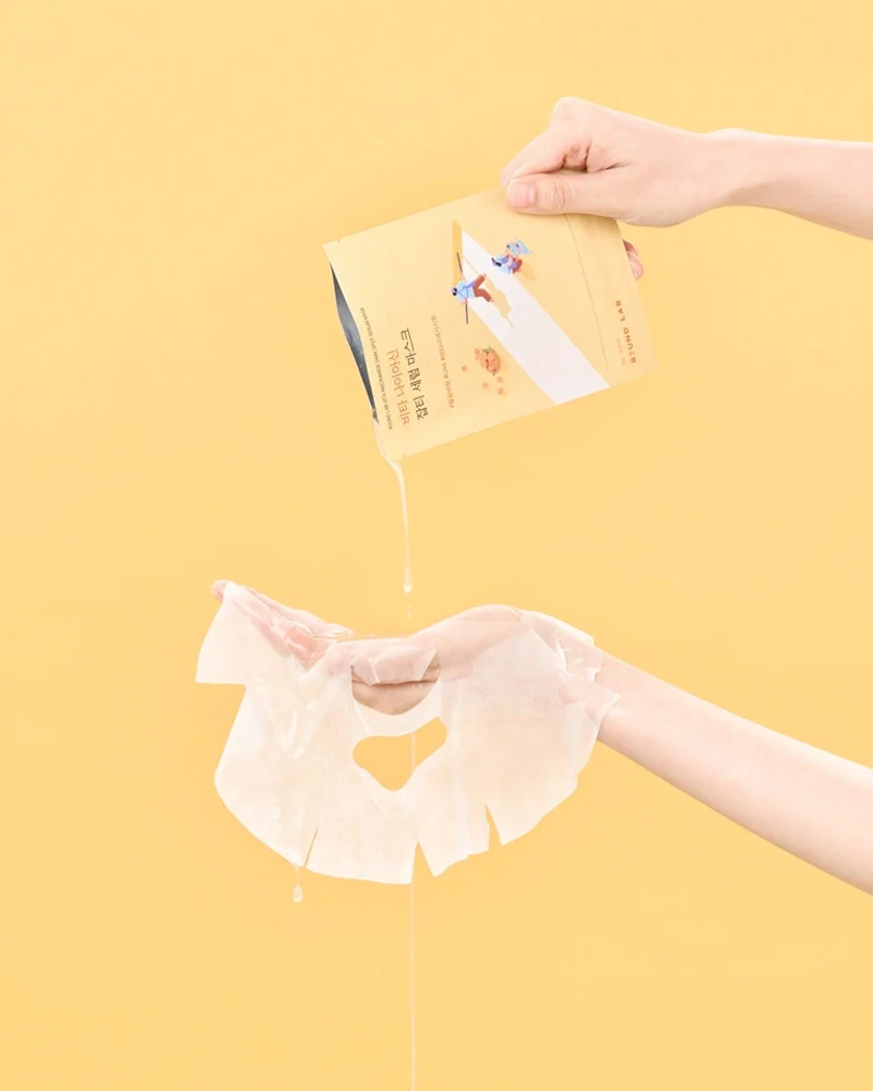 ROUND LAB Vita Niacinamide Dark Spot Serum Sheet Mask - Image 4
