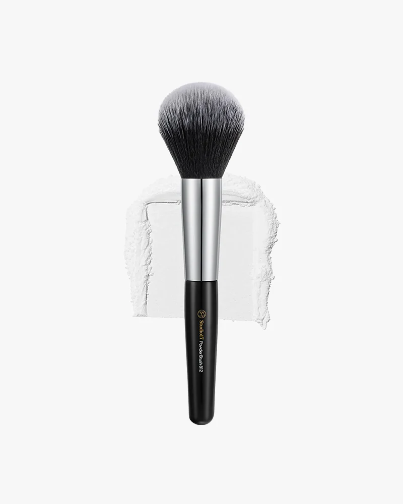 Studio 17 Powder Brush 812