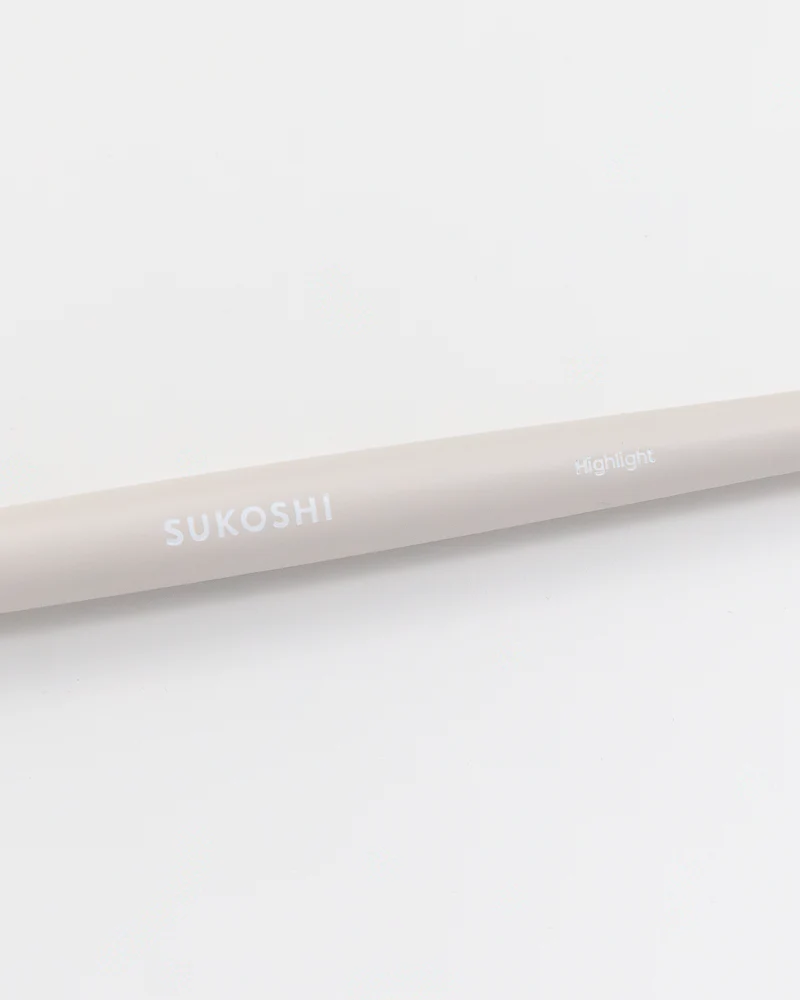 SUKOSHI Highlighter Fan Brush - Image 3